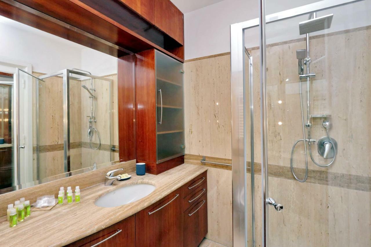 Apartment Pantheon Family Junior Rom